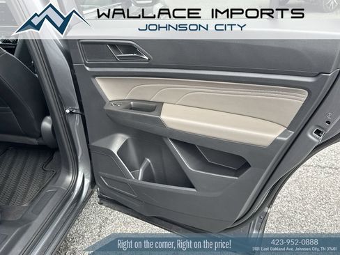 Used 2022 Volkswagen Atlas Cross Sport SE AWD/4WD image 40