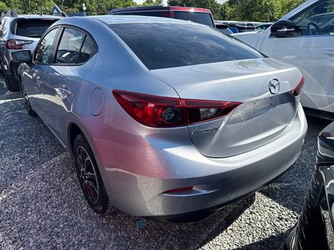 Used 2018 MAZDA MAZDA3 Sport FWD image 4