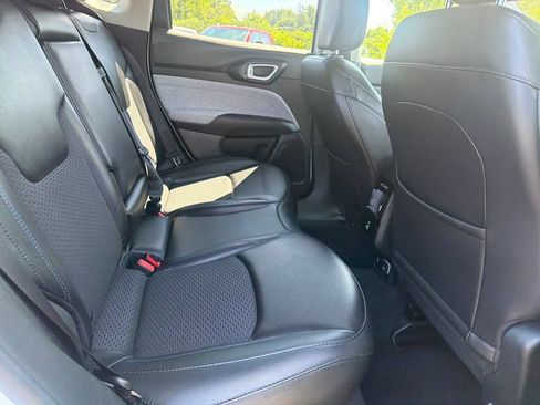 Used 2022 Jeep Compass Latitude w/ Convenience Group AWD/4WD image 25