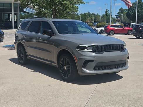 Used 2024 Dodge Durango GT AWD/4WD image 3