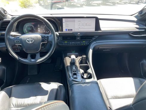 Used 2024 Toyota Crown AWD/4WD image 23