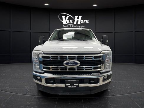 Used 2023 Ford F250 XLT image 2