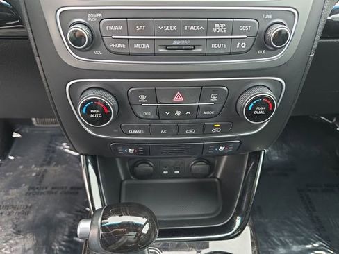 Used 2014 Kia Sorento SX image 16