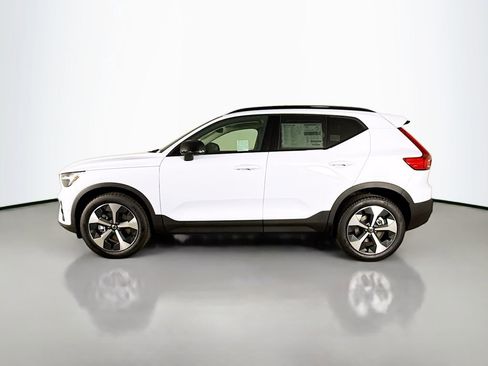 New 2026 Volvo XC40 B5 Plus w/ Protection Package Premier AWD/4WD image 4
