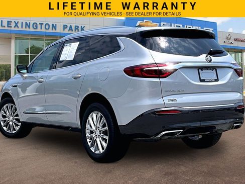 Used 2021 Buick Enclave Essence w/ Sound and Sites Package FWD image 2
