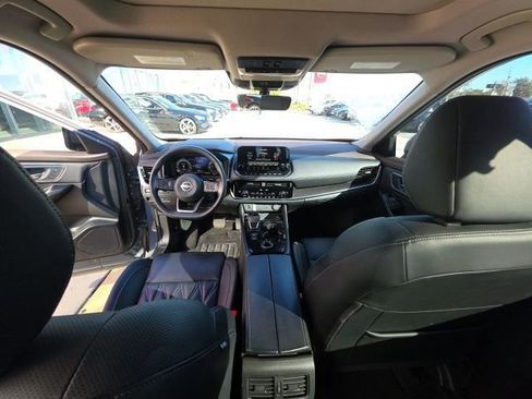 Used 2023 Nissan Rogue Platinum w/ Platinum Premium Package image 27