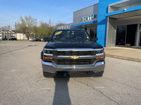 Used 2019 Chevrolet Silverado 1500 LT AWD/4WD image 2