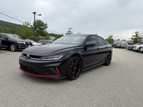 Used 2025 Volkswagen Jetta GLI Autobahn w/ GLI Black Package FWD image 7
