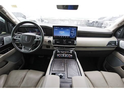 Used 2022 Lincoln Navigator Reserve AWD/4WD image 9