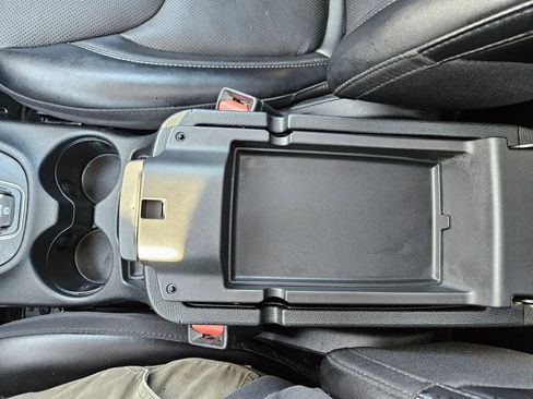 Used 2022 Jeep Cherokee Limited image 18