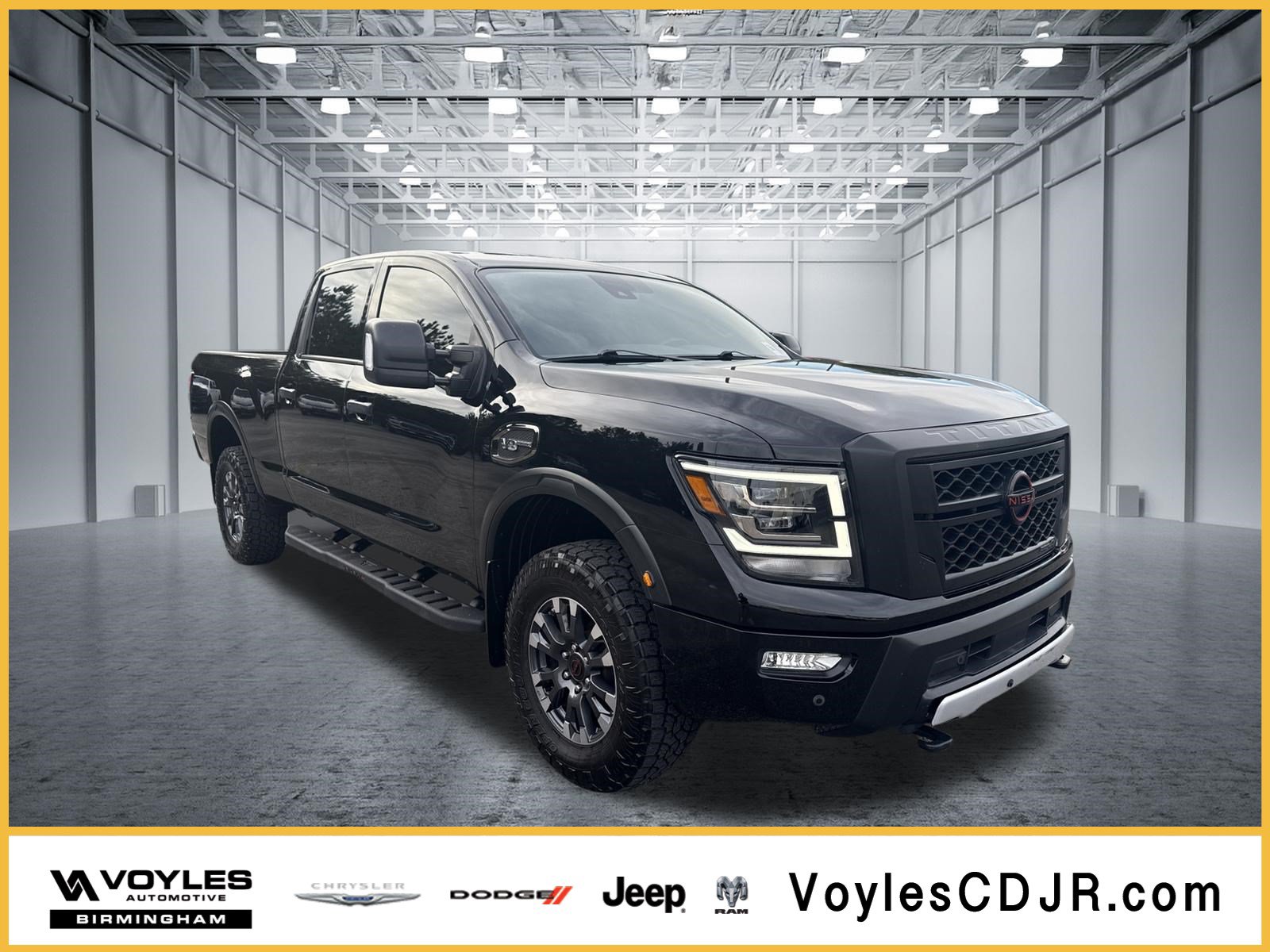 Used 2023 Nissan Titan PRO-4X AWD/4WD image 1