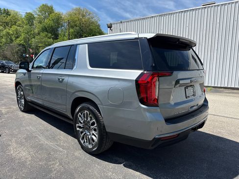Used 2023 GMC Yukon XL Denali Ultimate AWD/4WD image 5