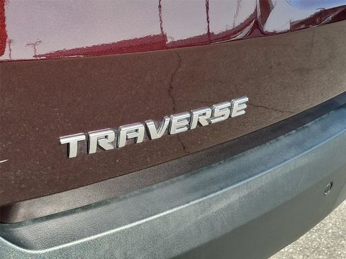 Used 2021 Chevrolet Traverse LT FWD image 22