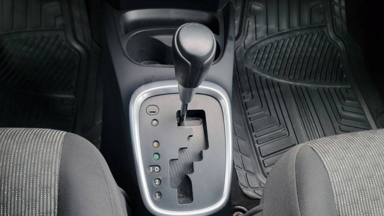 Used 2015 Toyota Yaris LE FWD image 14