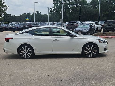 Used 2019 Nissan Altima 2.5 SR FWD image 4