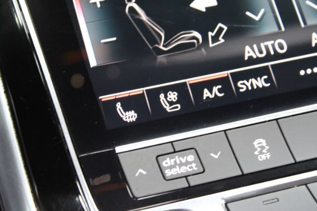 Used 2021 Audi Q8 Premium Plus w/ Premium Plus Package AWD/4WD image 22