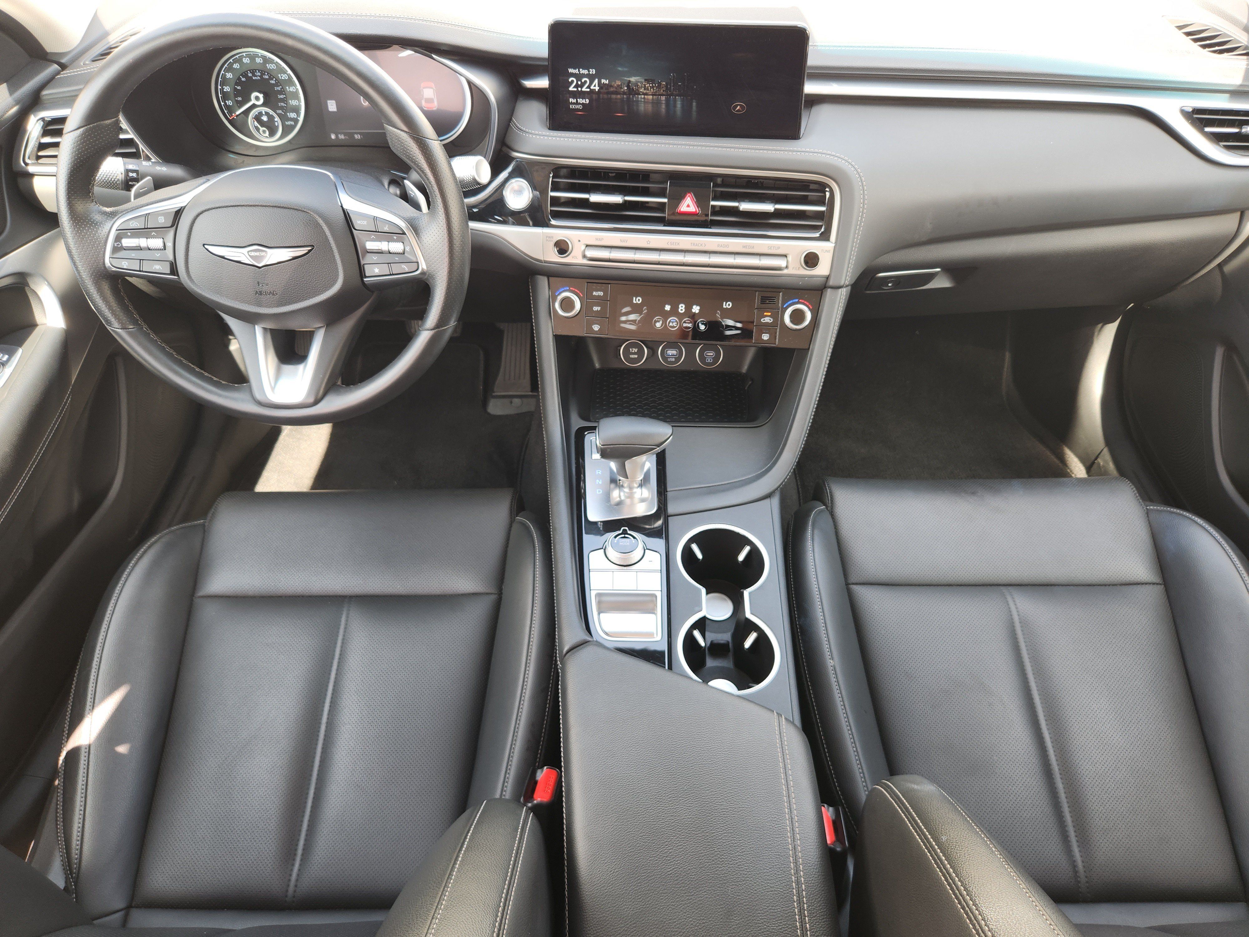 Used 2025 Genesis G70 2.5T RWD image 28