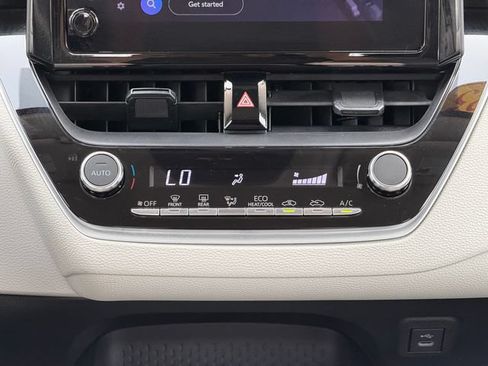 Certified 2025 Toyota Corolla LE FWD image 23