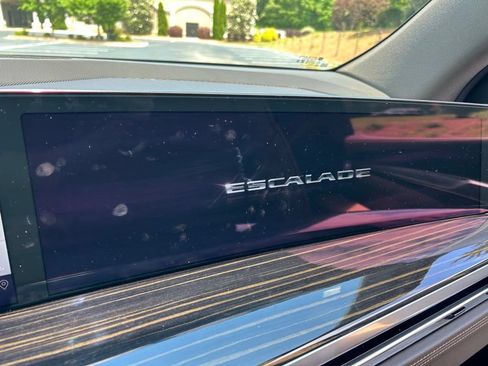 Used 2025 Cadillac Escalade Premium Luxury RWD image 34