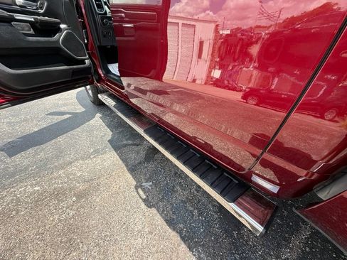 Used 2021 RAM 1500 Laramie AWD/4WD image 34