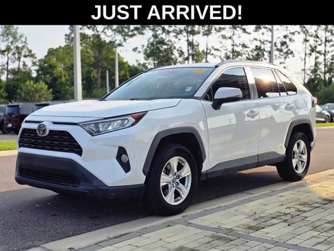 Used 2019 Toyota RAV4 XLE w/ Convenience Package FWD image 1