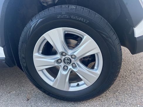 Used 2021 Toyota RAV4 XLE image 36