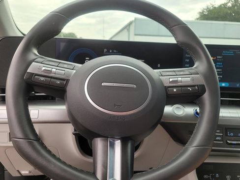 Used 2025 Hyundai Kona SEL FWD image 23