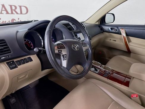 Used 2013 Toyota Highlander Limited FWD image 11