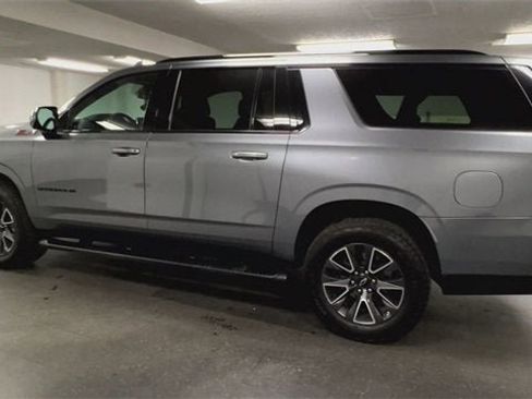 Used 2021 Chevrolet Suburban Z71 w/ Luxury Package image 6