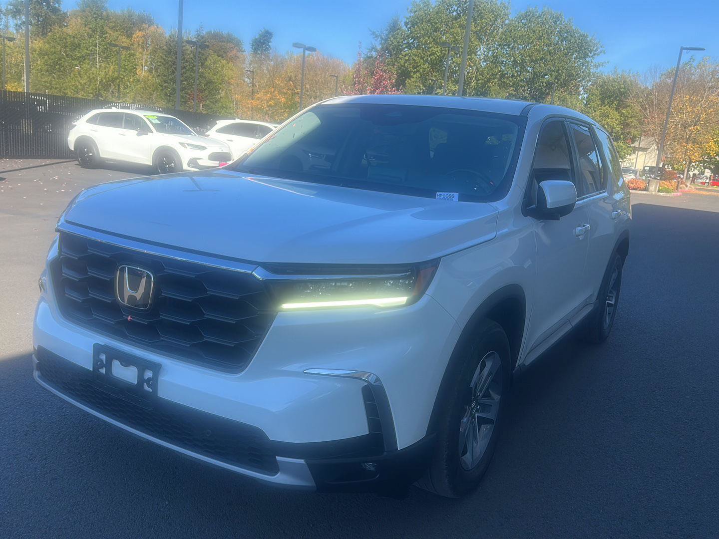Used 2025 Honda Pilot EX-L image 1