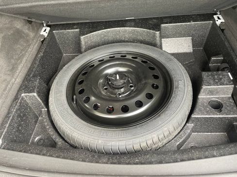 Used 2023 Buick Envision Essence w/ Technology Package I AWD/4WD image 31