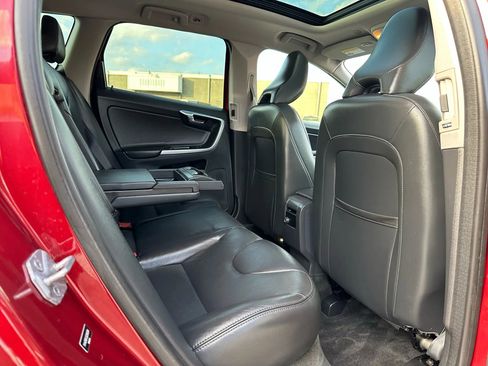 Used 2016 Volvo XC60 T5 Premier w/ Proximity Package image 25