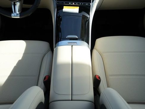 Used 2026 Mercedes-Benz GLC 300 4MATIC image 29