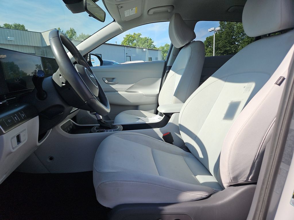 Used 2025 Hyundai Kona SEL FWD image 19
