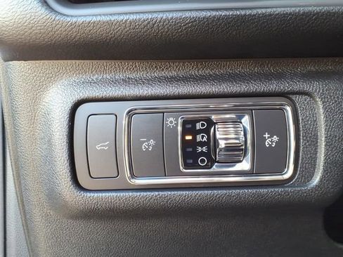 Used 2022 Lincoln Corsair AWD w/ Premium Package image 19