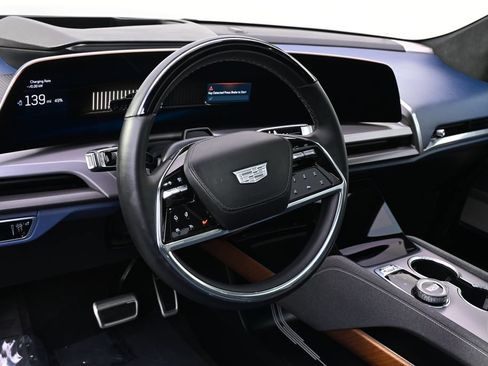 New 2026 Cadillac Vistiq Premium Luxury w/ LPO, Floor Liner Package AWD/4WD image 11