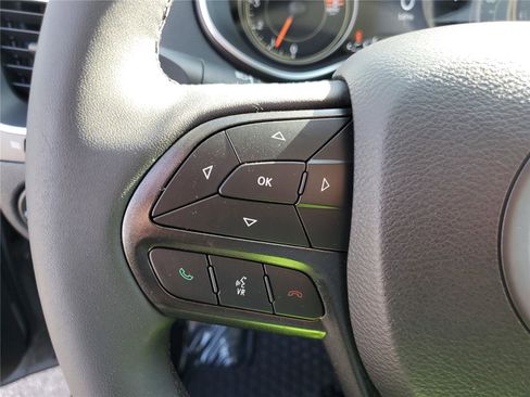 Used 2022 Jeep Cherokee Trailhawk image 24