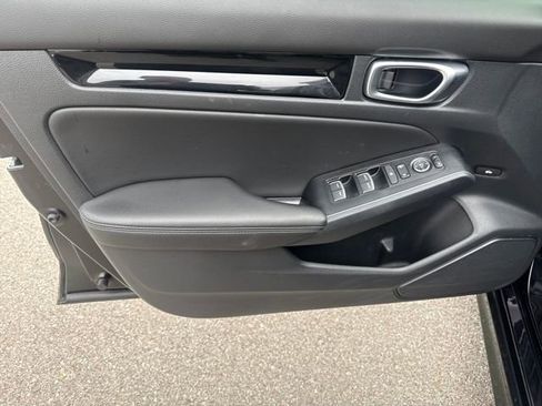 Used 2023 Honda Civic Touring image 9