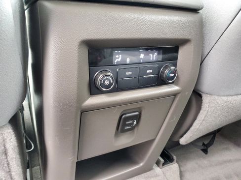 Used 2019 Chevrolet Traverse LT FWD image 29