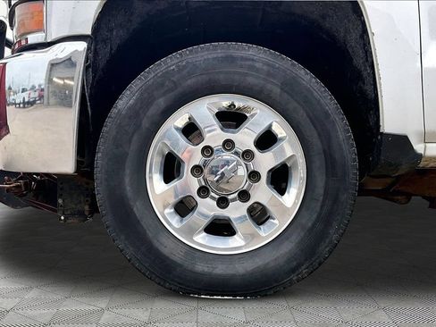 Used 2019 Chevrolet Silverado 2500 W/T w/ WT Convenience Package AWD/4WD image 8