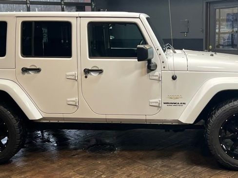 Used 2015 Jeep Wrangler Unlimited Sahara w/ Connectivity Group image 6