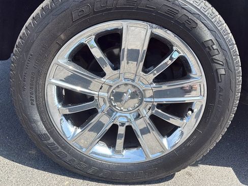 Used 2015 Chevrolet Silverado 1500 High Country w/ High Country Premium Package AWD/4WD image 9