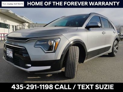 Used 2023 Kia Niro EX Touring