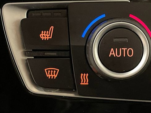 Used 2021 BMW 230i xDrive Coupe w/ Convenience Package image 29