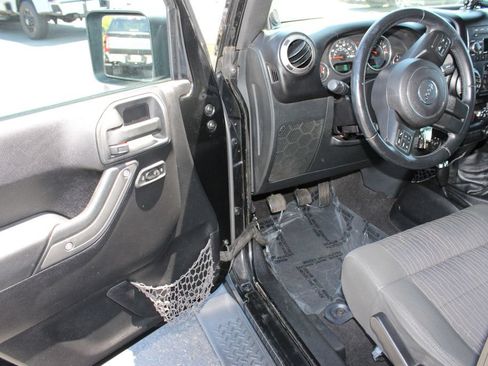 Used 2012 Jeep Wrangler Unlimited Sport AWD/4WD image 5
