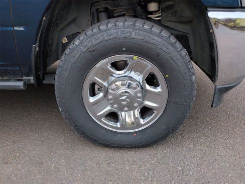 Used 2024 RAM 2500 Tradesman w/ Chrome Appearance Group image 12