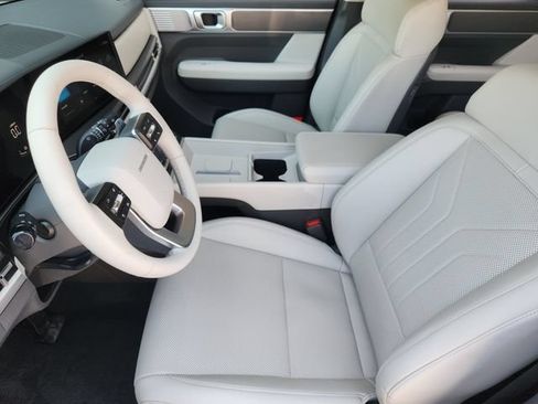 Used 2024 Hyundai Santa Fe SEL FWD image 8