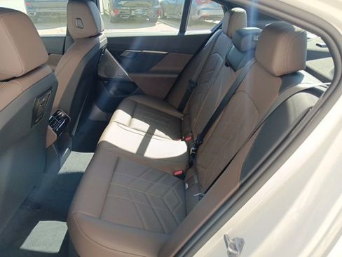 New 2025 BMW 530i xDrive w/ Premium Package image 11