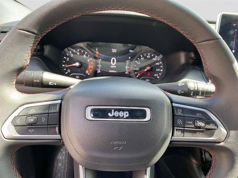 Used 2024 Jeep Compass Trailhawk image 17