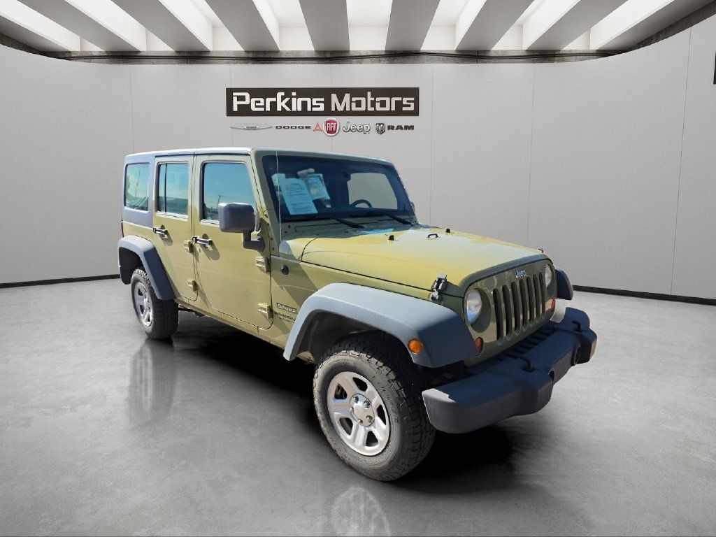 Used 2013 Jeep Wrangler Unlimited Sport w/ Connectivity Group AWD/4WD image 8